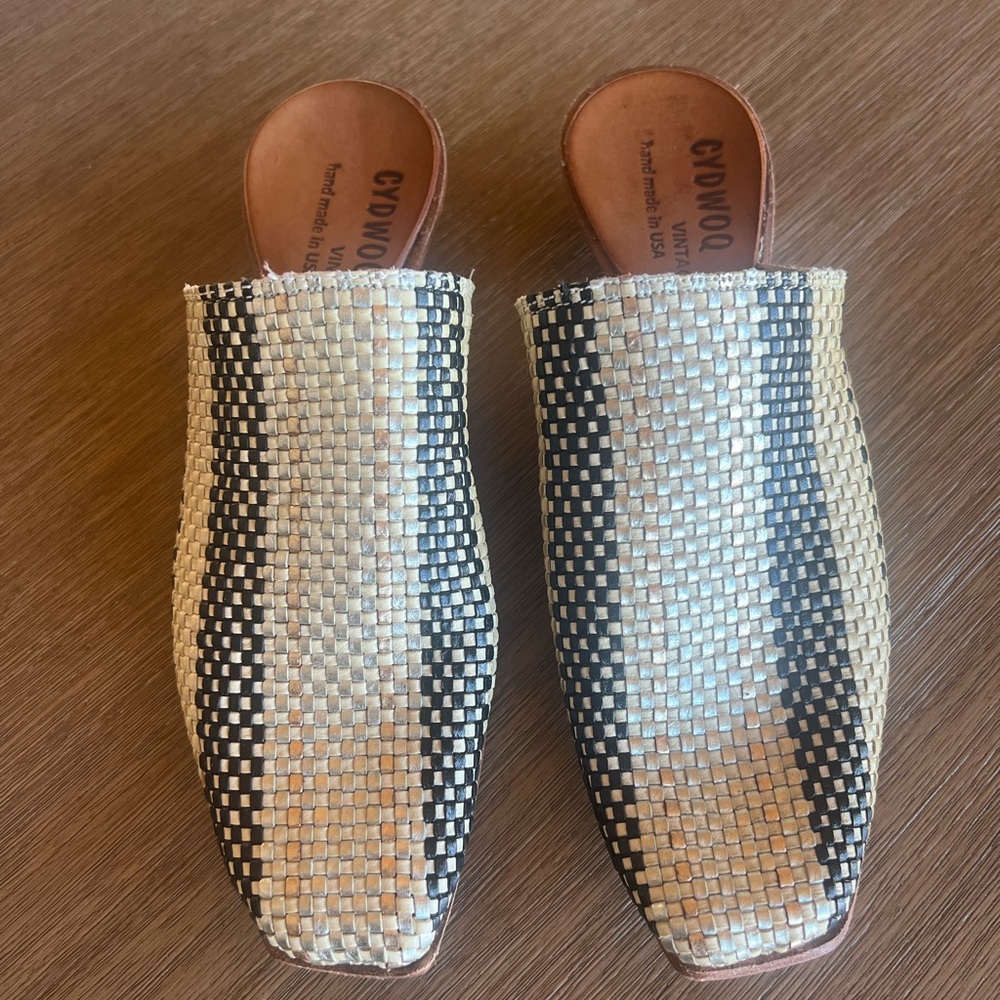 CYDWOQ vintage Women's Woven Black and Cream Mules size 38 new